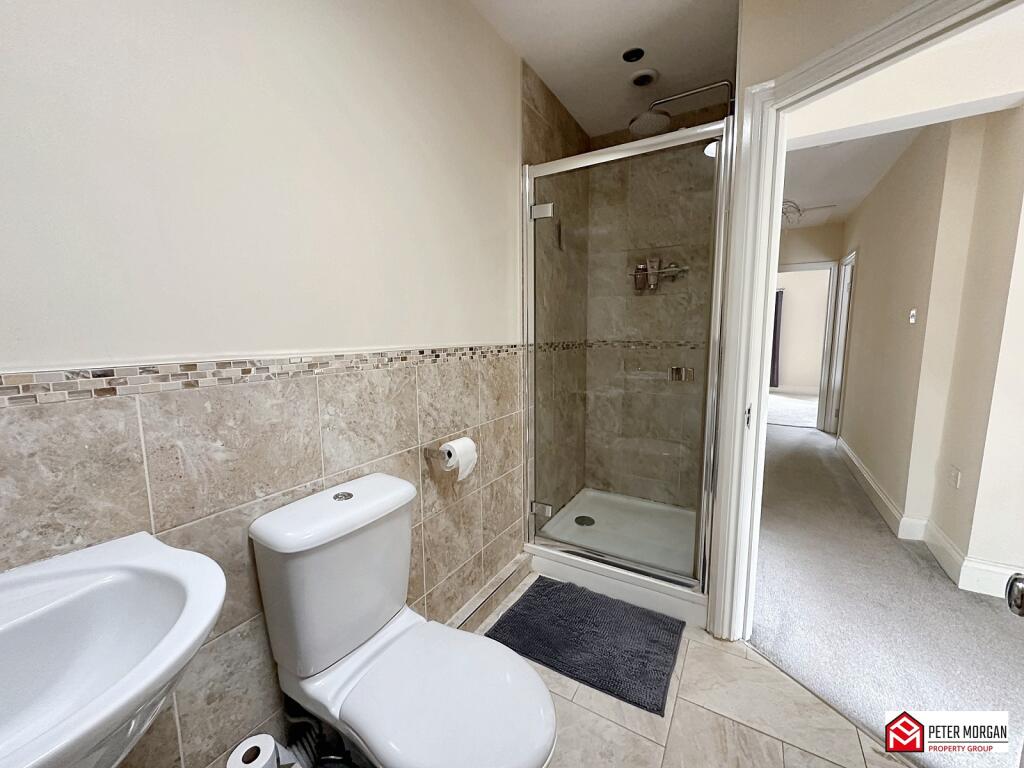 Family Bath &amp; Shower Room