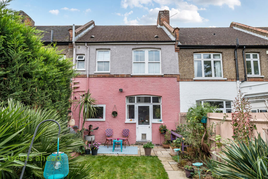 17b6d2ef-cc8e-4b0...