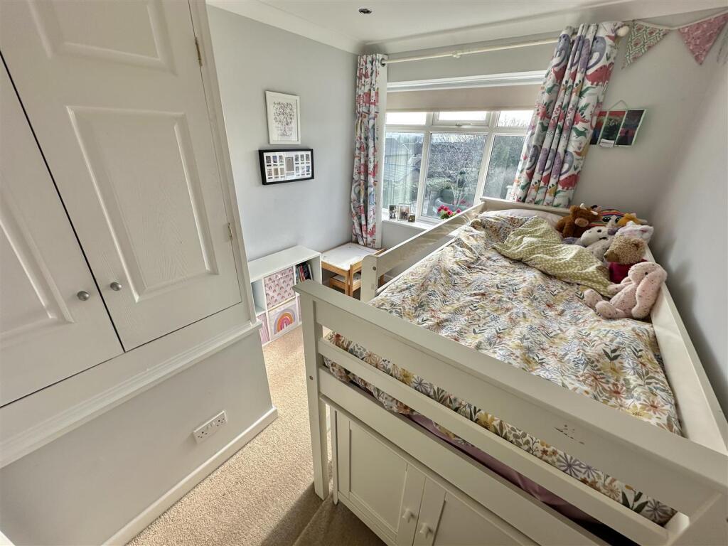 Bramleys Estate Agents - Lee Green - Mirfield (23)