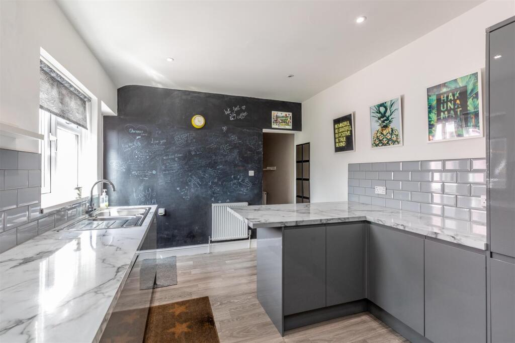 Henleaze Road, Henleaze Kitchen 5.jpg
