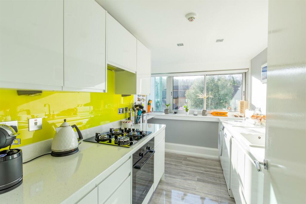 17898294 Kitchen(1).jpg