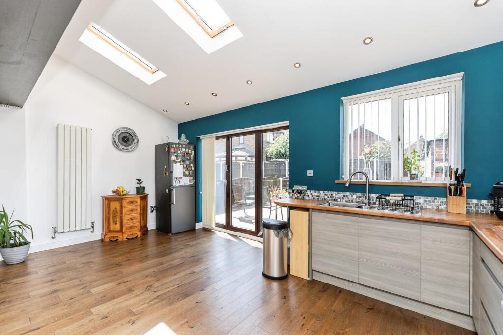 Lounge / Kitchen