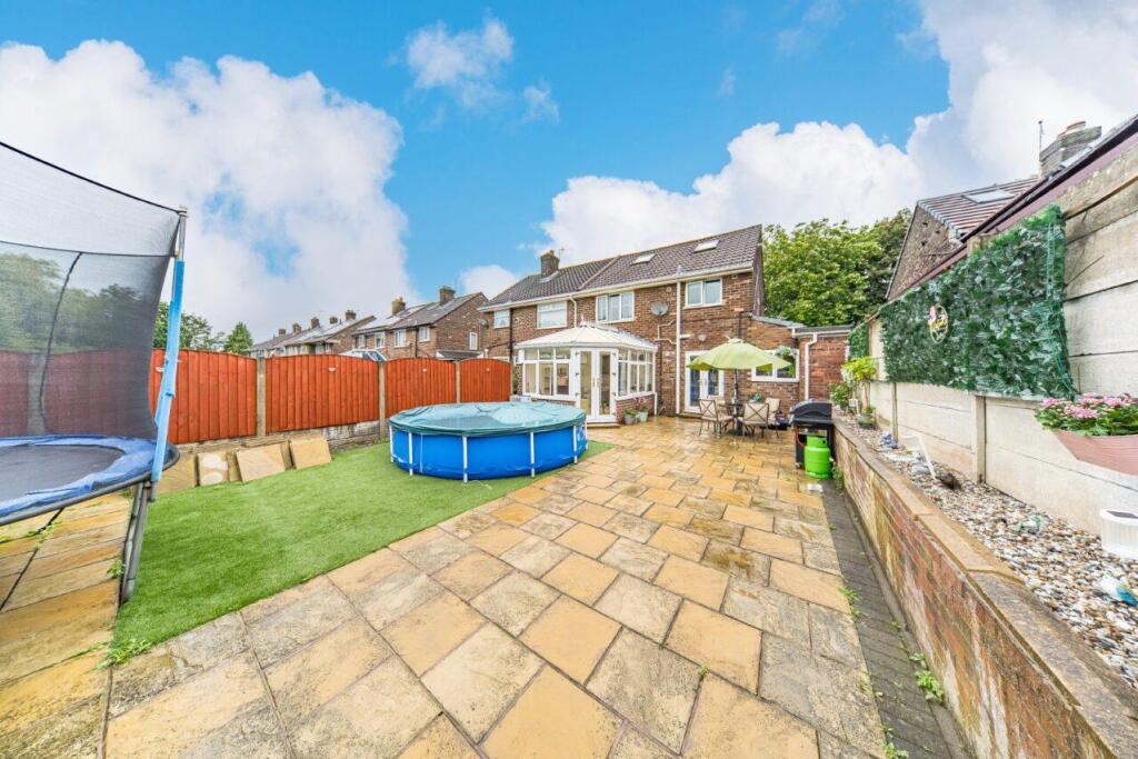 53 Walpole Ave garden 2.jpg