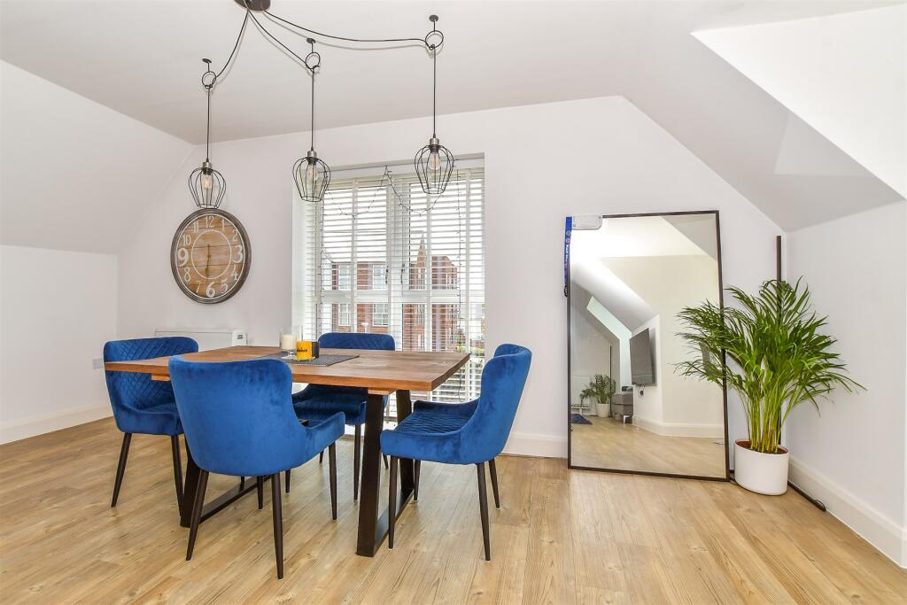 Lounge/ Kitchen/ Diner