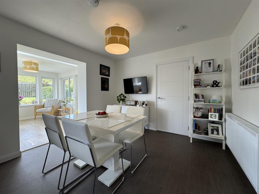DINING AREA.JPG