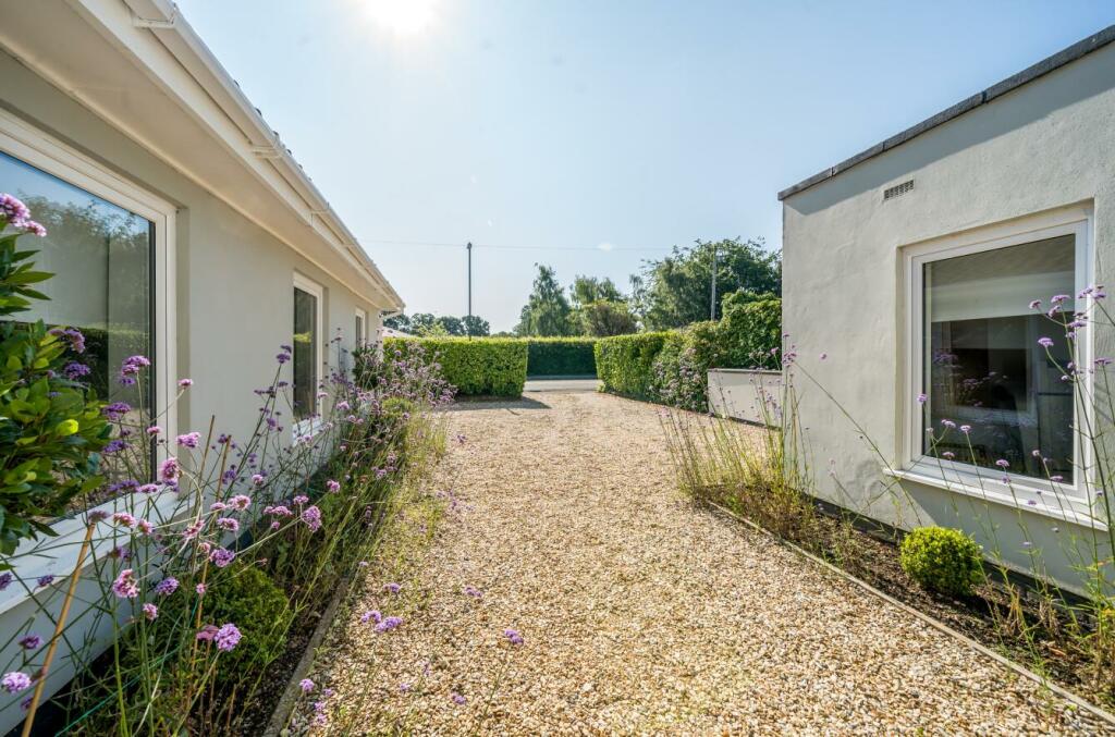 Longrood Road, Rugby