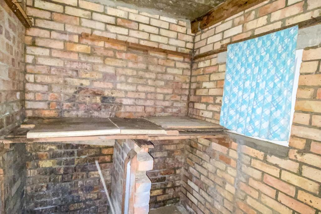 37 Manor Road, Chippenham, Wiltshire SN14 0LH