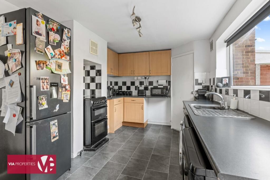 96 Winterscroft Road Hoddesdon EN11 8RJ