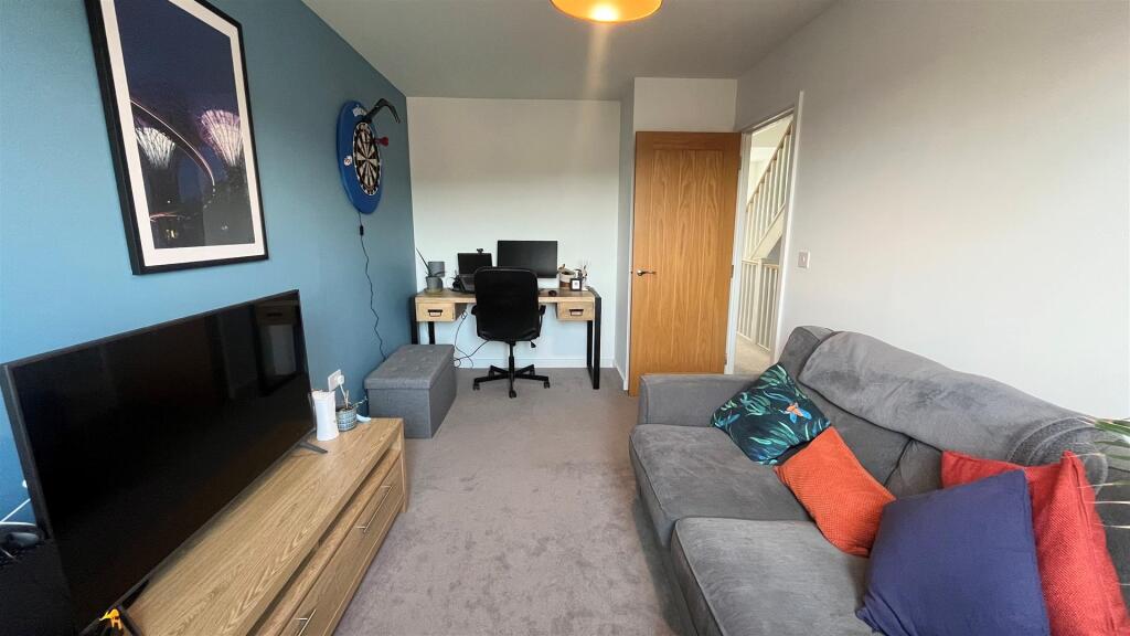Bedroom 3 -2.jpg