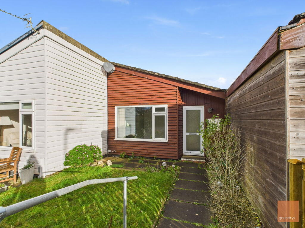 Gover Close, Mount Hawke