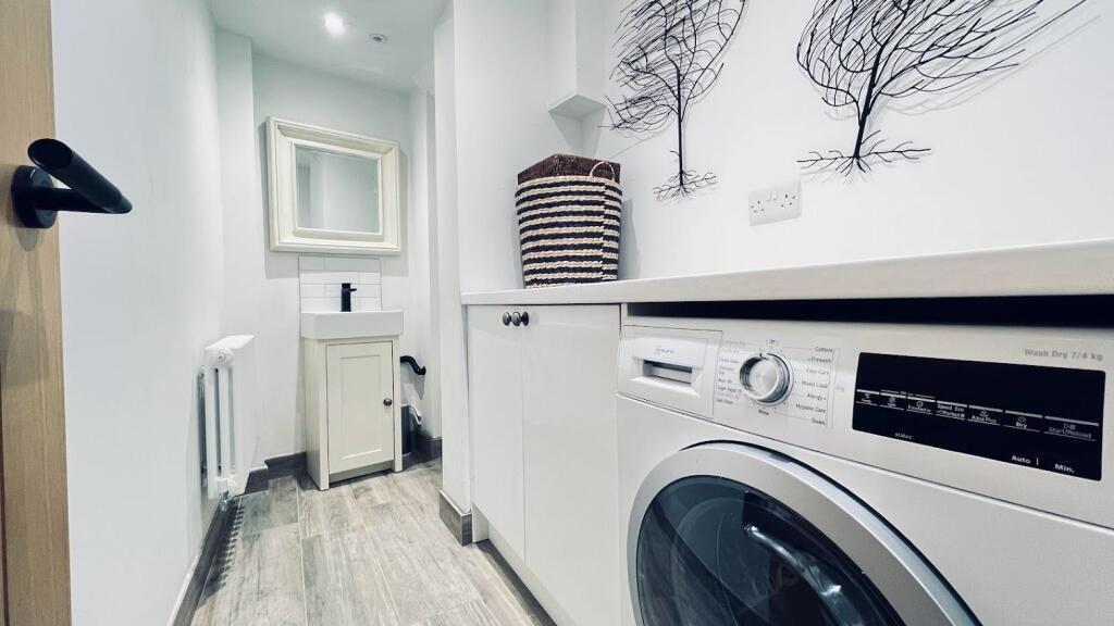 UTILITY ROOM &amp; WC
