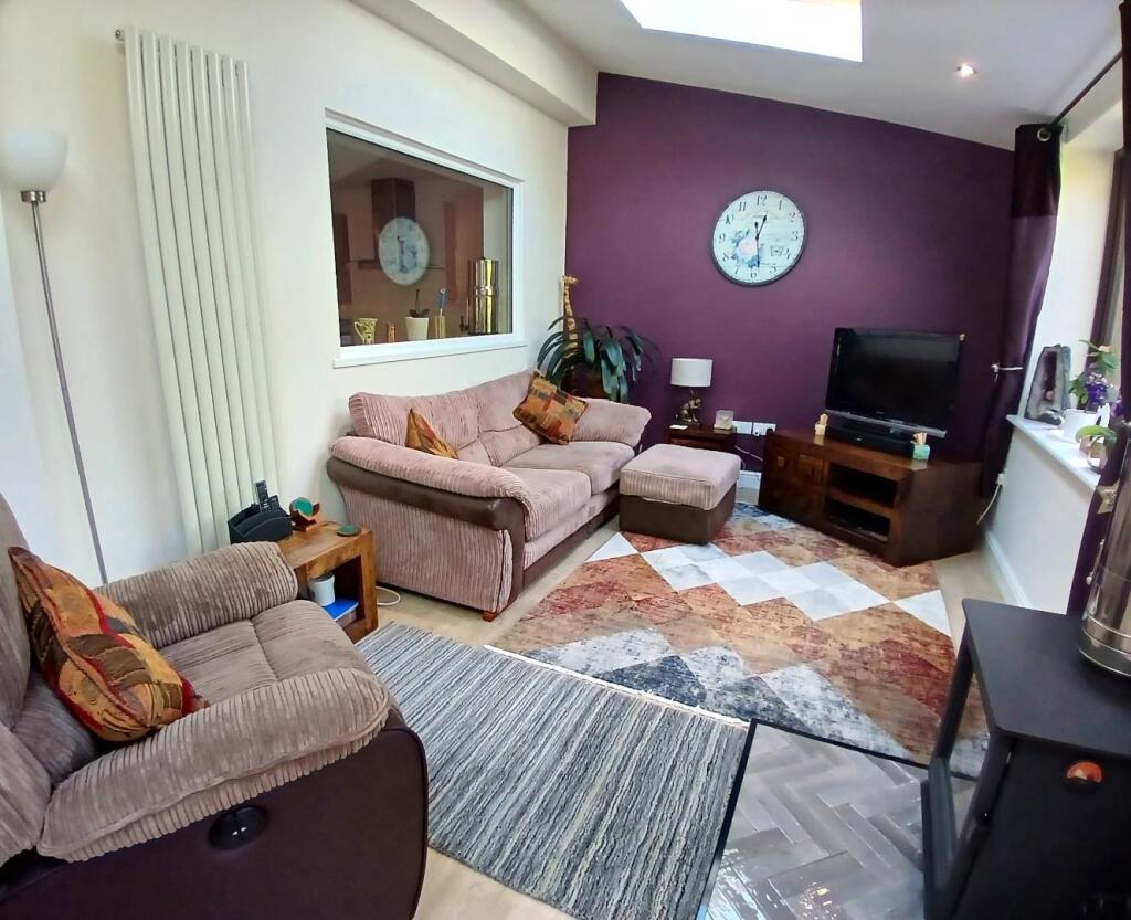 Lounge 2.jpg