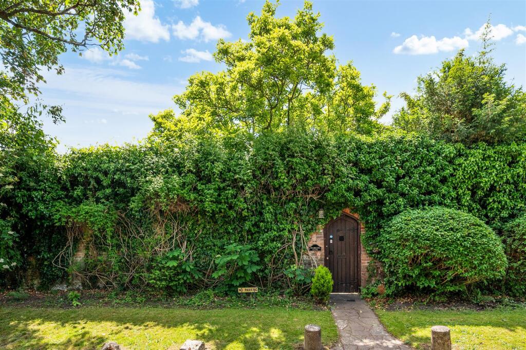 APPLE TREE COTTAGE  (29).jpg
