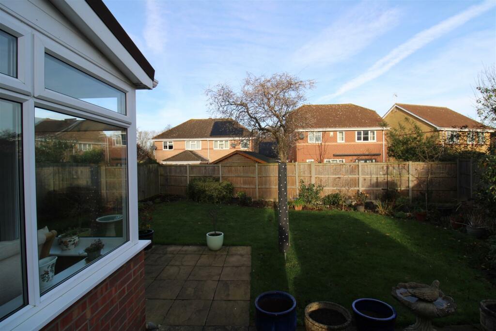 Exterior / gardens