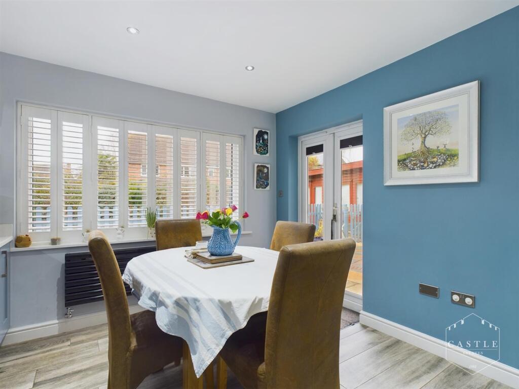 DINING/LIVING KITCHEN (Living/Dining Area)