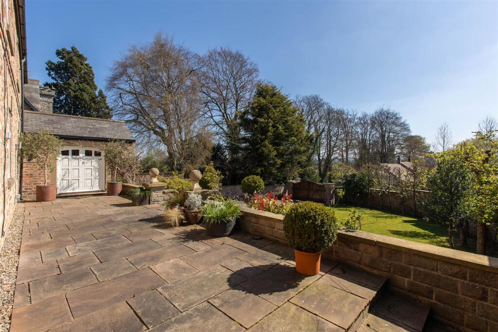 Grooms Cottage External-6.jpg