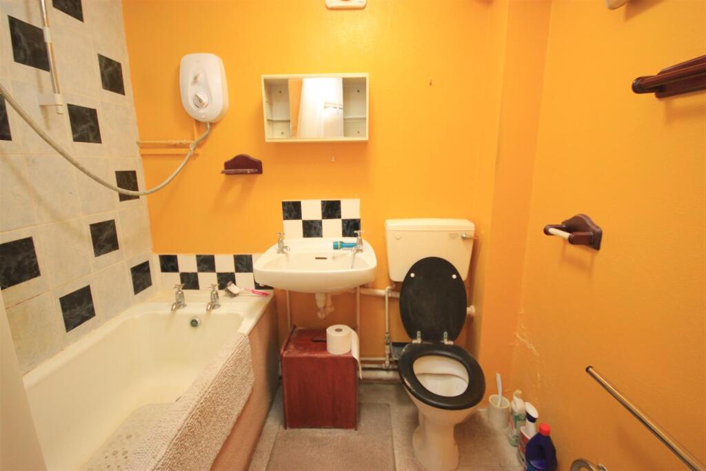 bathroom.JPG