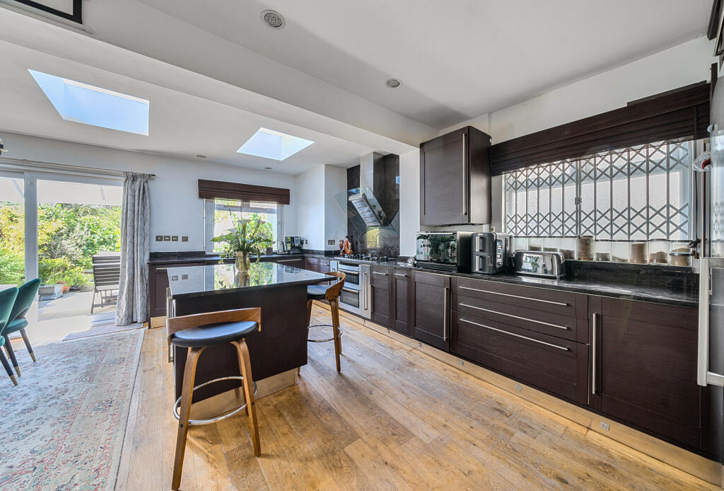 1310835-11-684afa...