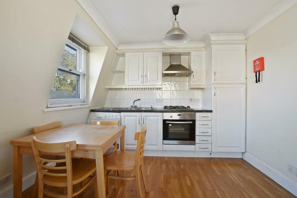 09-beabGCHMF- Flat 3 128B Camden Road -Original (7