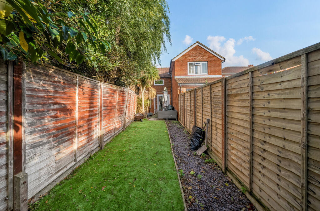 1373105-6-6900c4d...