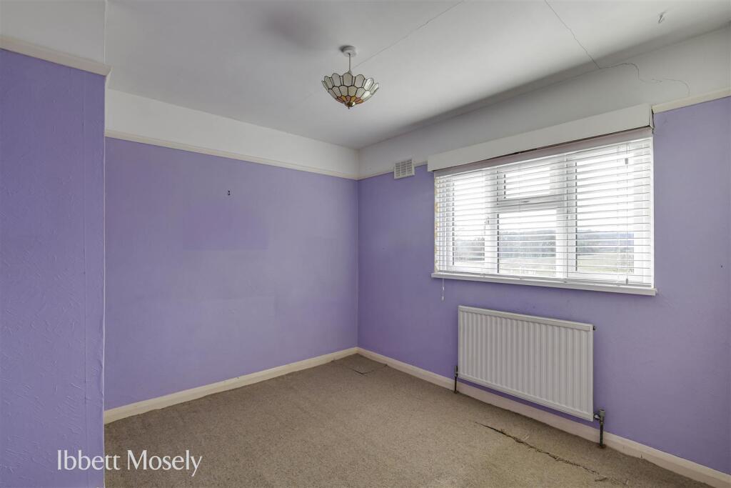 10 Bedroom.jpg