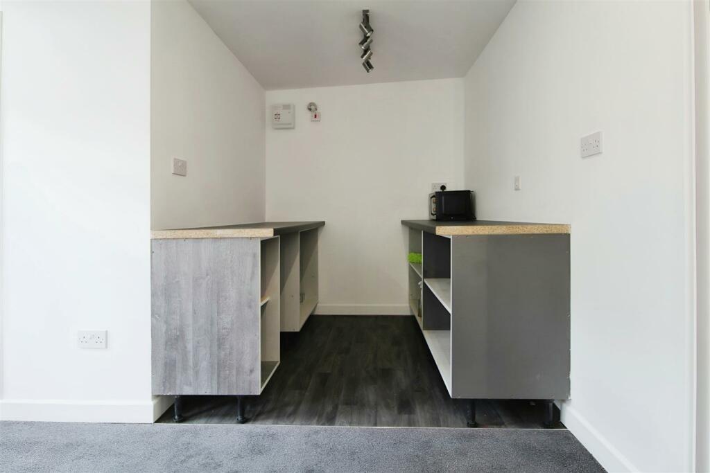 out 20kitchen.JPG