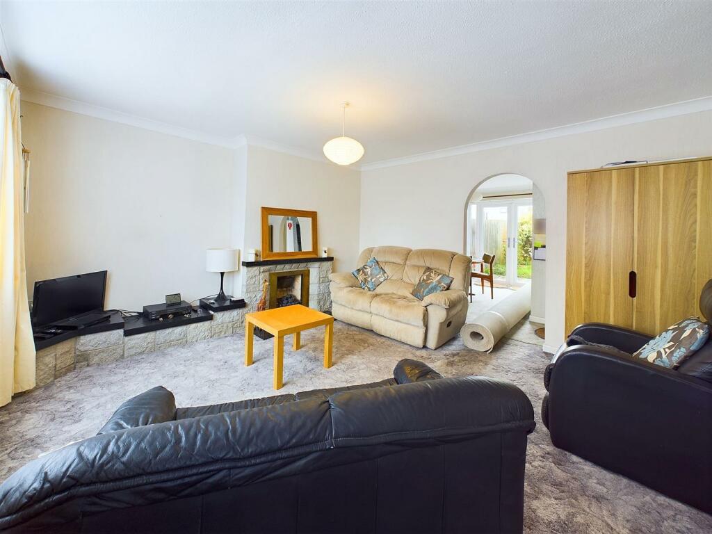 6 - Semi-detached House for Auction, Whitchurch.jp