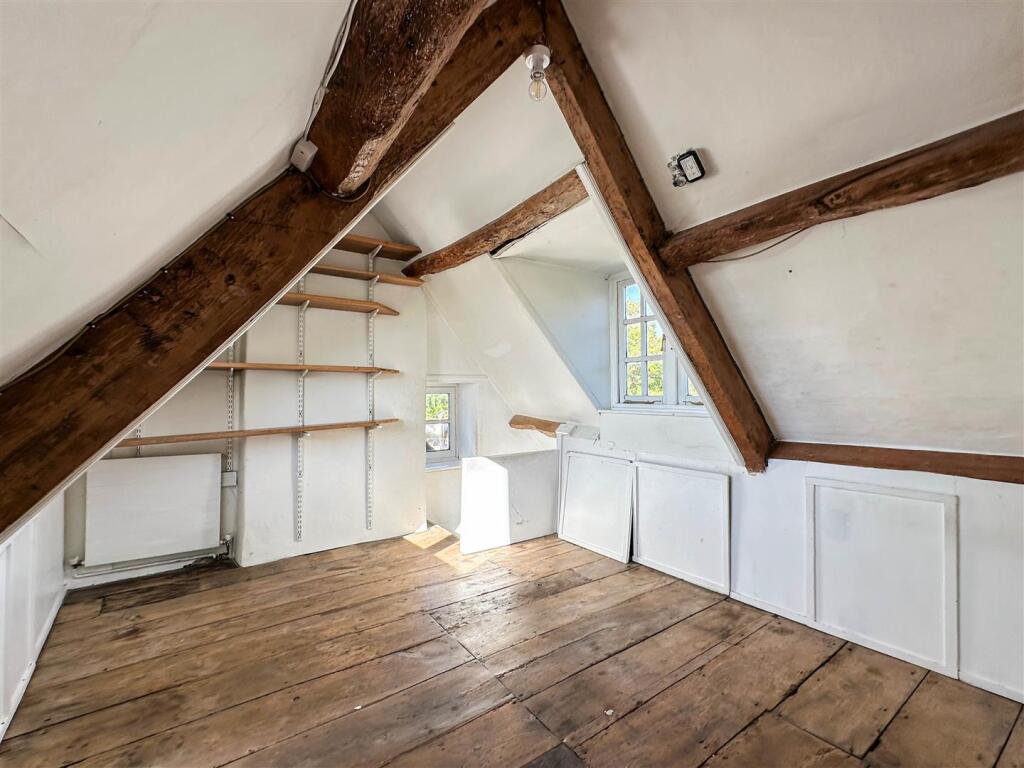 Attic Room.jpg