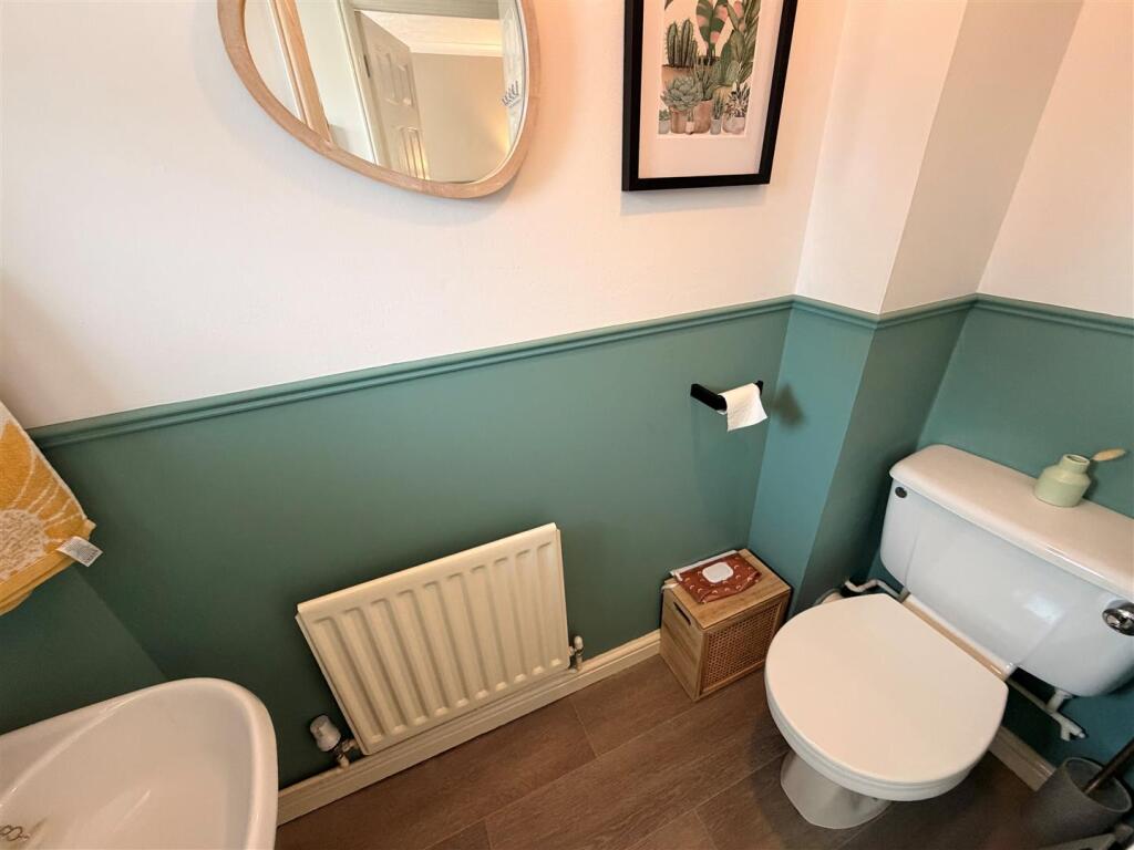 Cloakroom 2.jpg