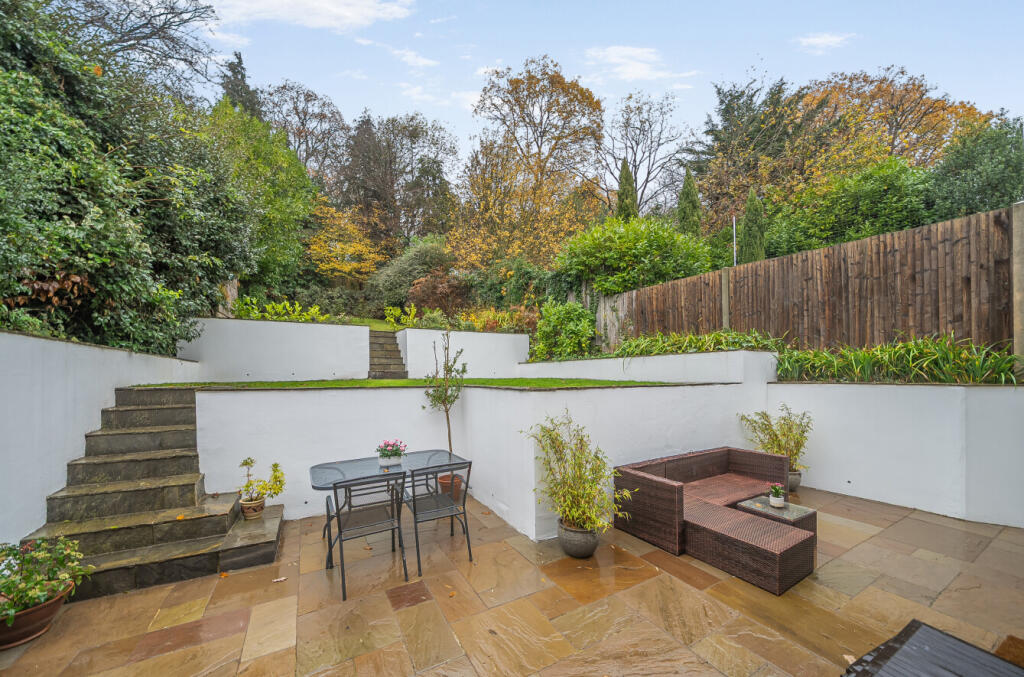 1384081-6-693196a...