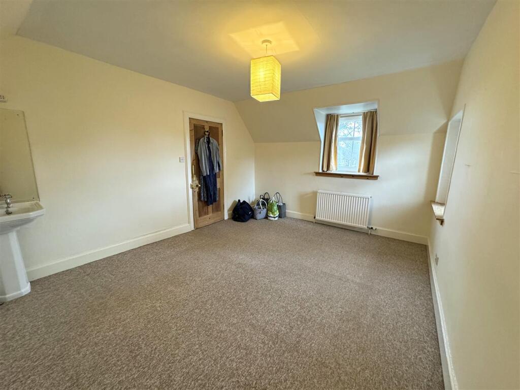 BEDROOM 1.JPG