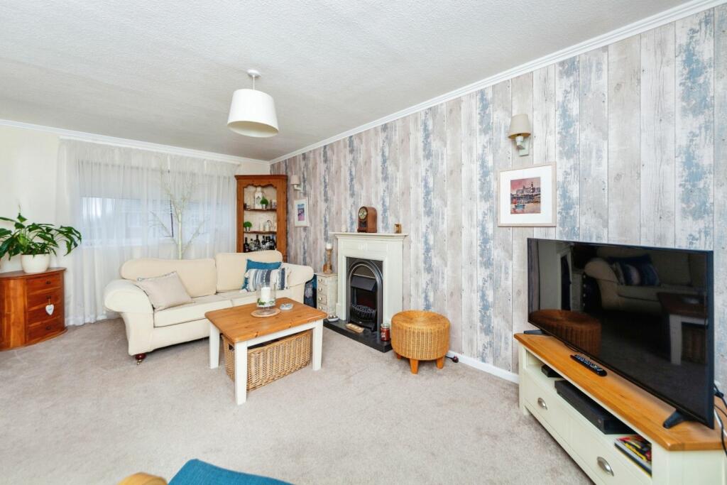 Living Room/Bedroom