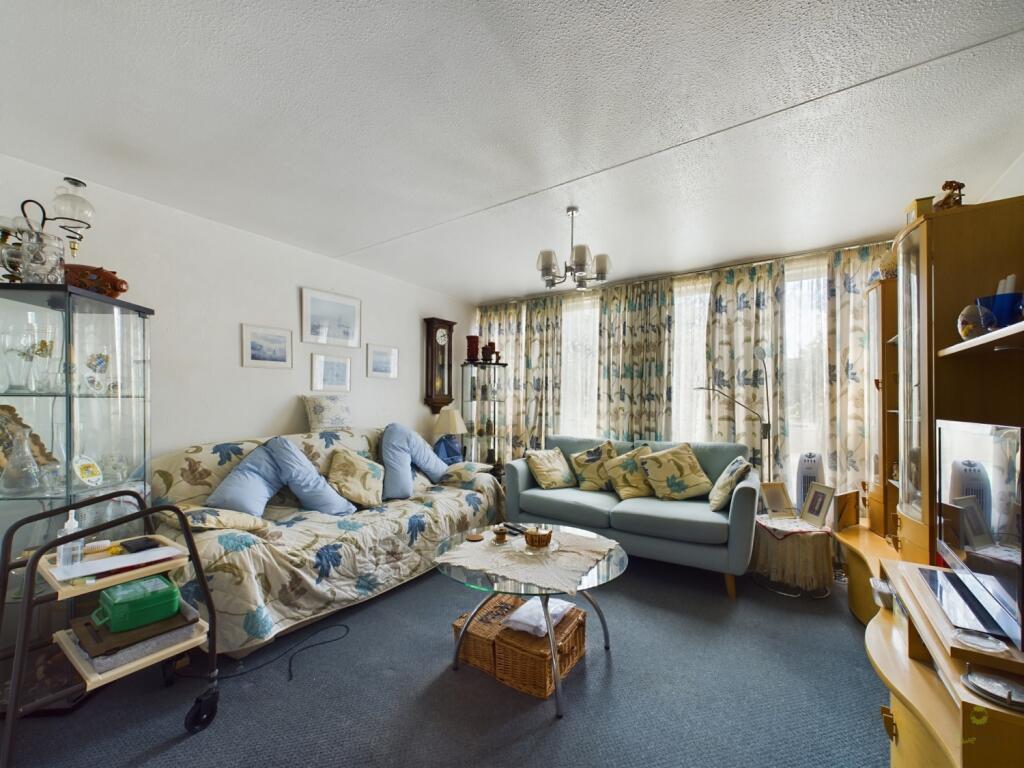 CAM01834G0-PR0193-STILL011