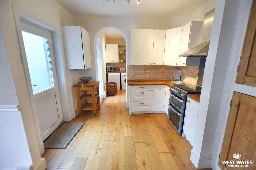 4 - 2025-10-26T202000.642.jpg