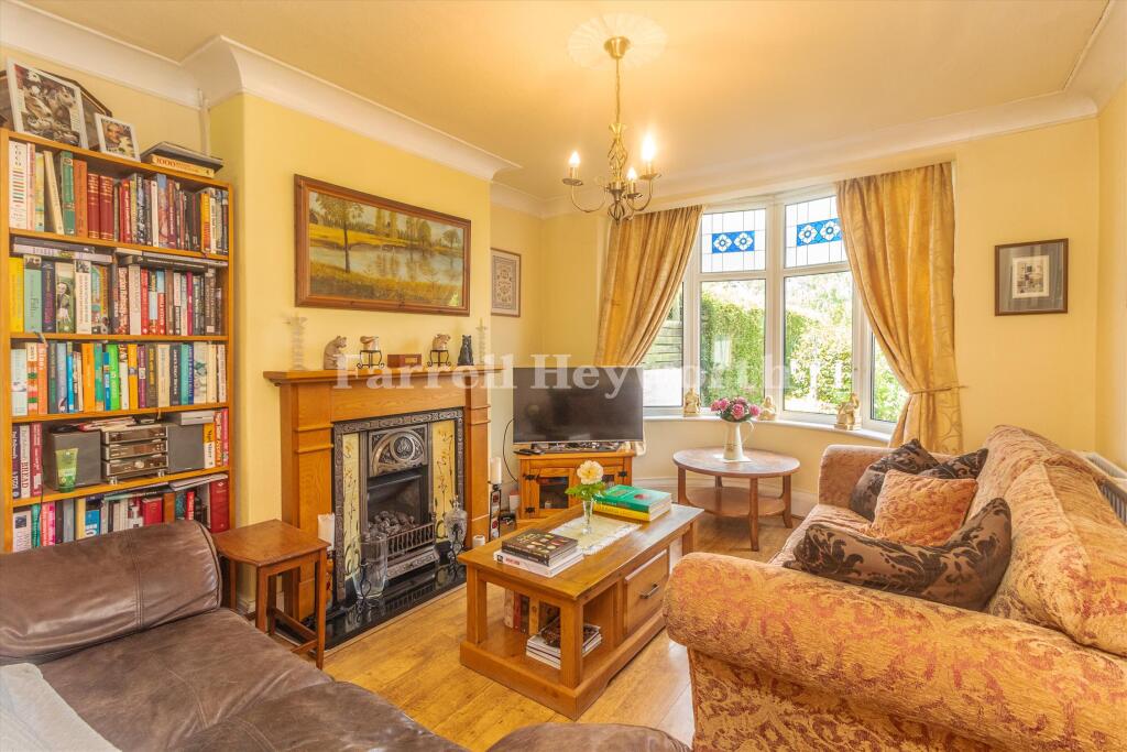 Lounge image 2