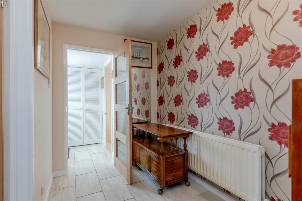 Green Dell Close, Henbury Entrance Hall.jpg