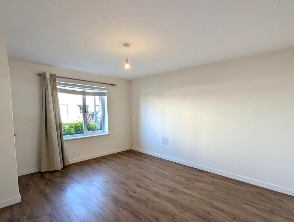 27 Red Cove Close Lounge