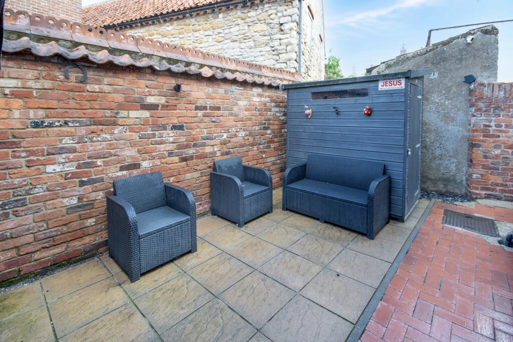 EweMove Estate Agents Scunthorpe - Rear Courtyard