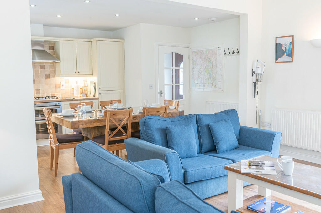 Open Plan Living/...