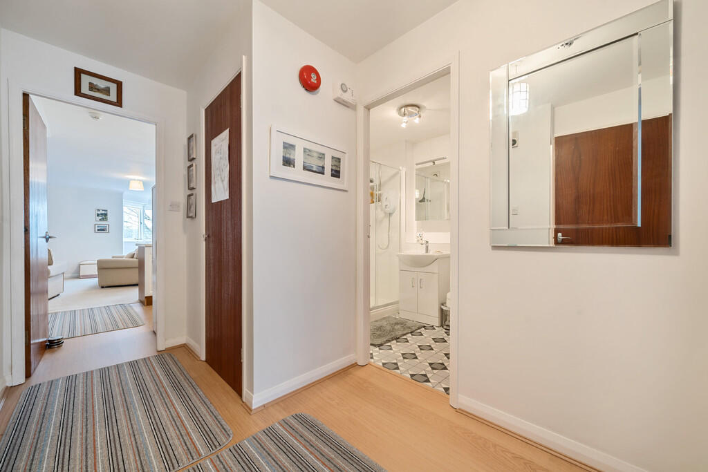 Private Entrance ...