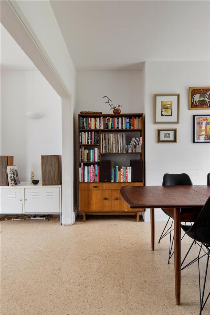 Ferndale Avenue, E17