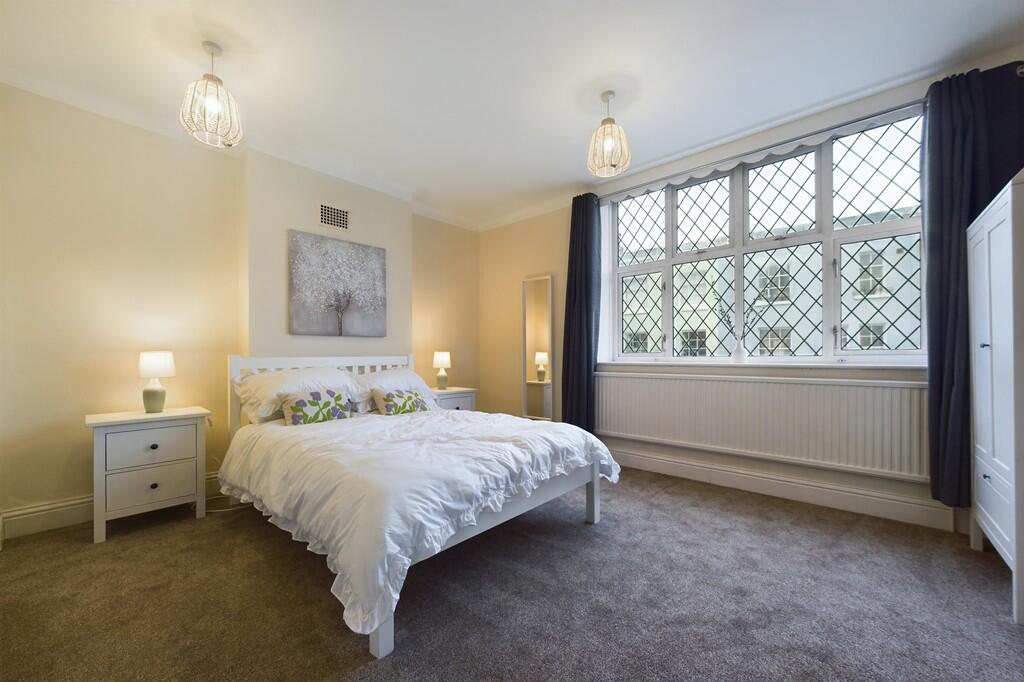 CAM01085G0-PR0504...