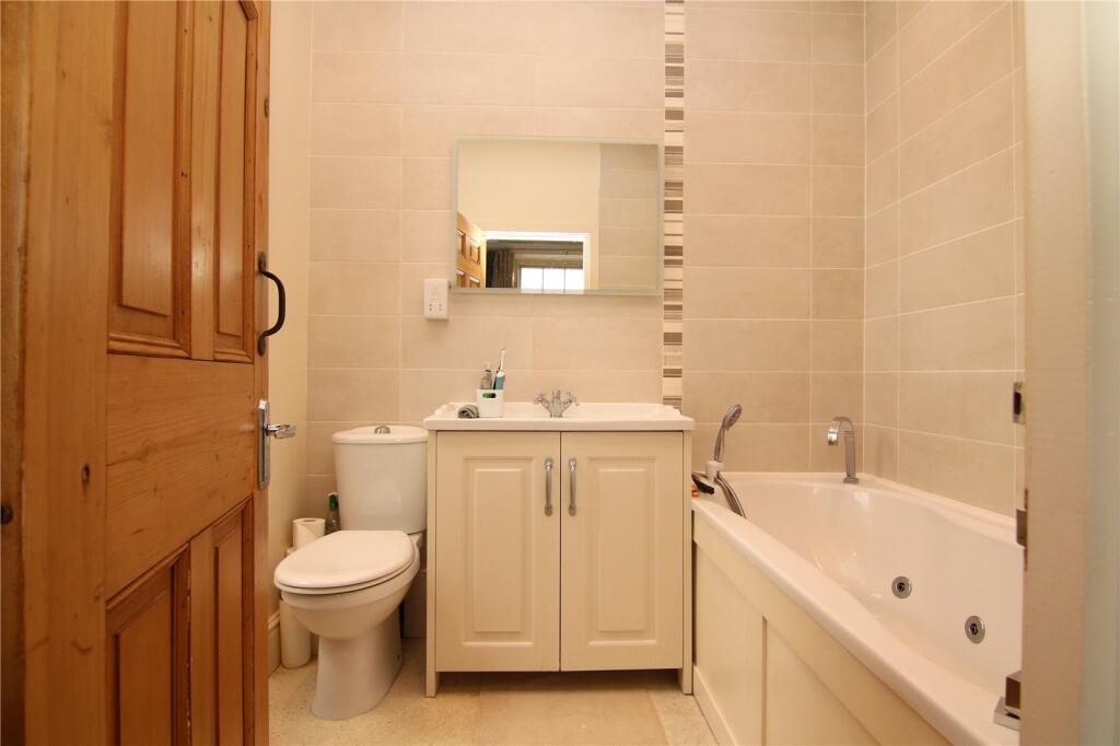 En-Suite Bathroom