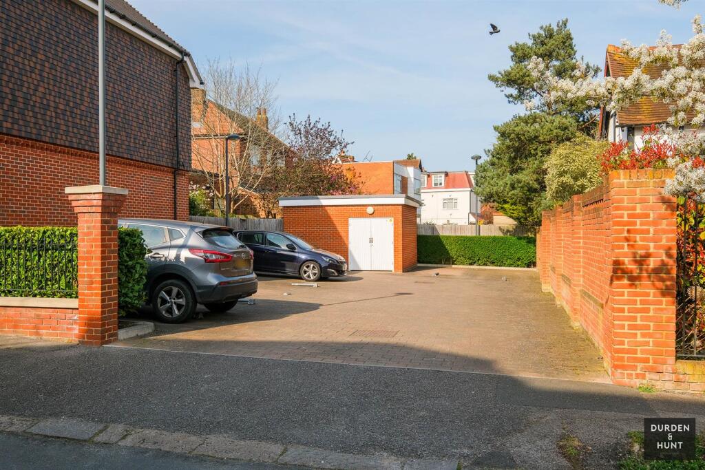 Roding Court
