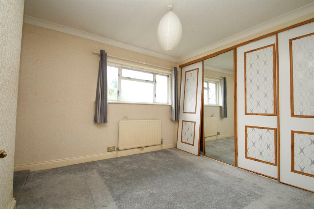 Bedroom 2.JPG