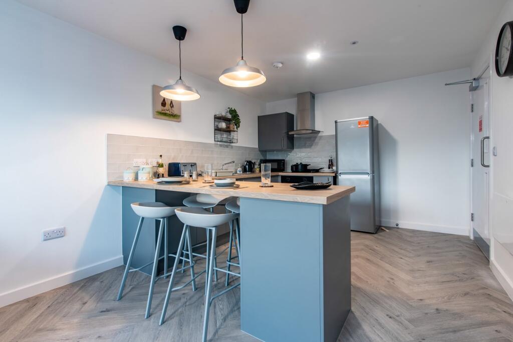Student Digs - Broad