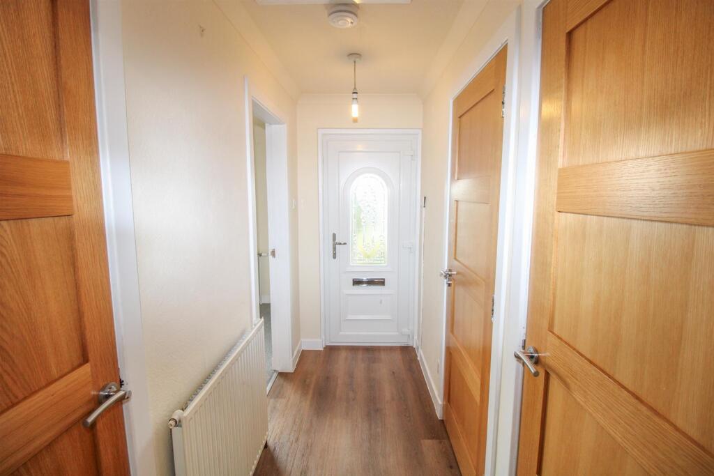 ENTRANCE HALL-2.jpg
