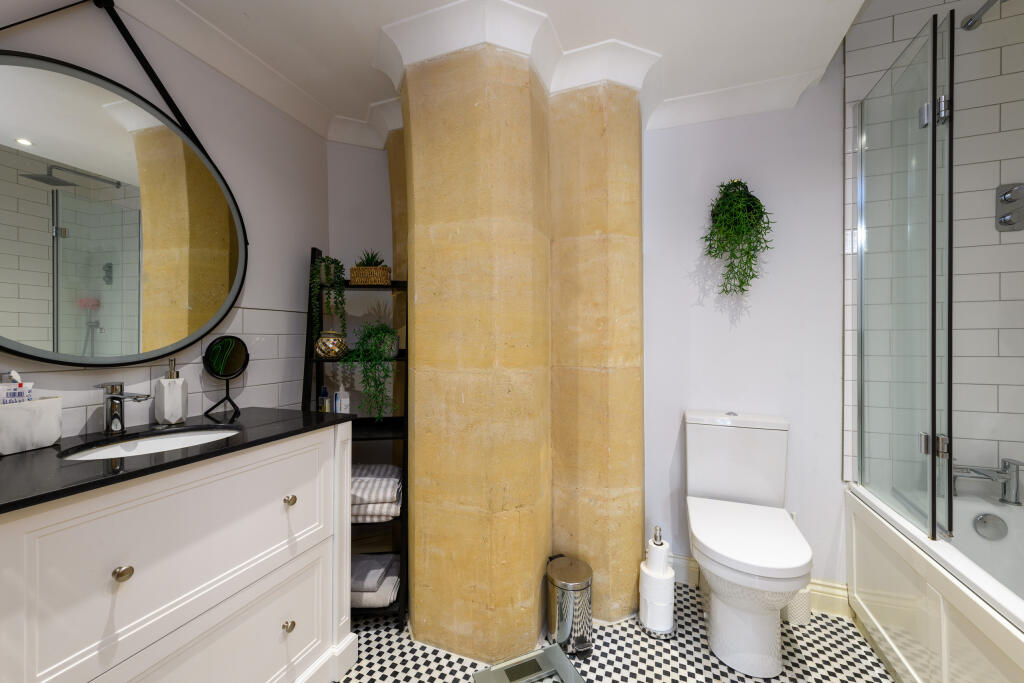 Family bathroom