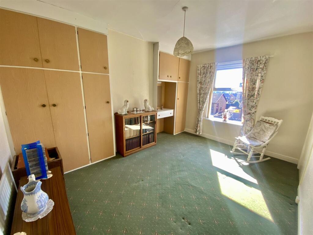 Bramleys Estate Agents - Lee Green - Mirfield (28)
