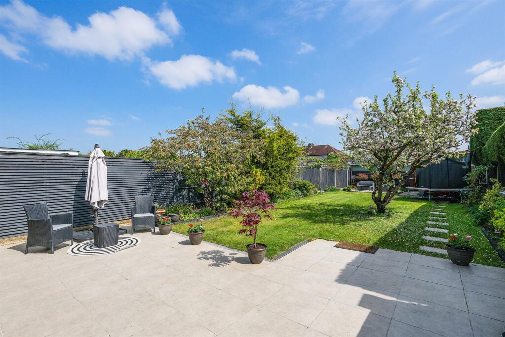 BRADSTOCK ROAD, 70- (19).jpg